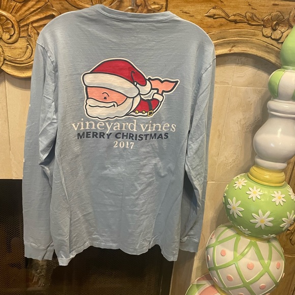 M Vineyard Vines whale Christmas shirt - Picture 2 of 5